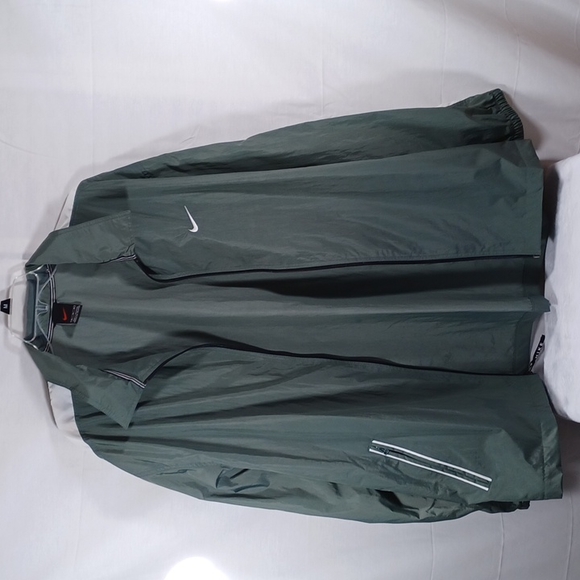 Nike Other - Mens Nike Sage Green Wind Breaker Size XL